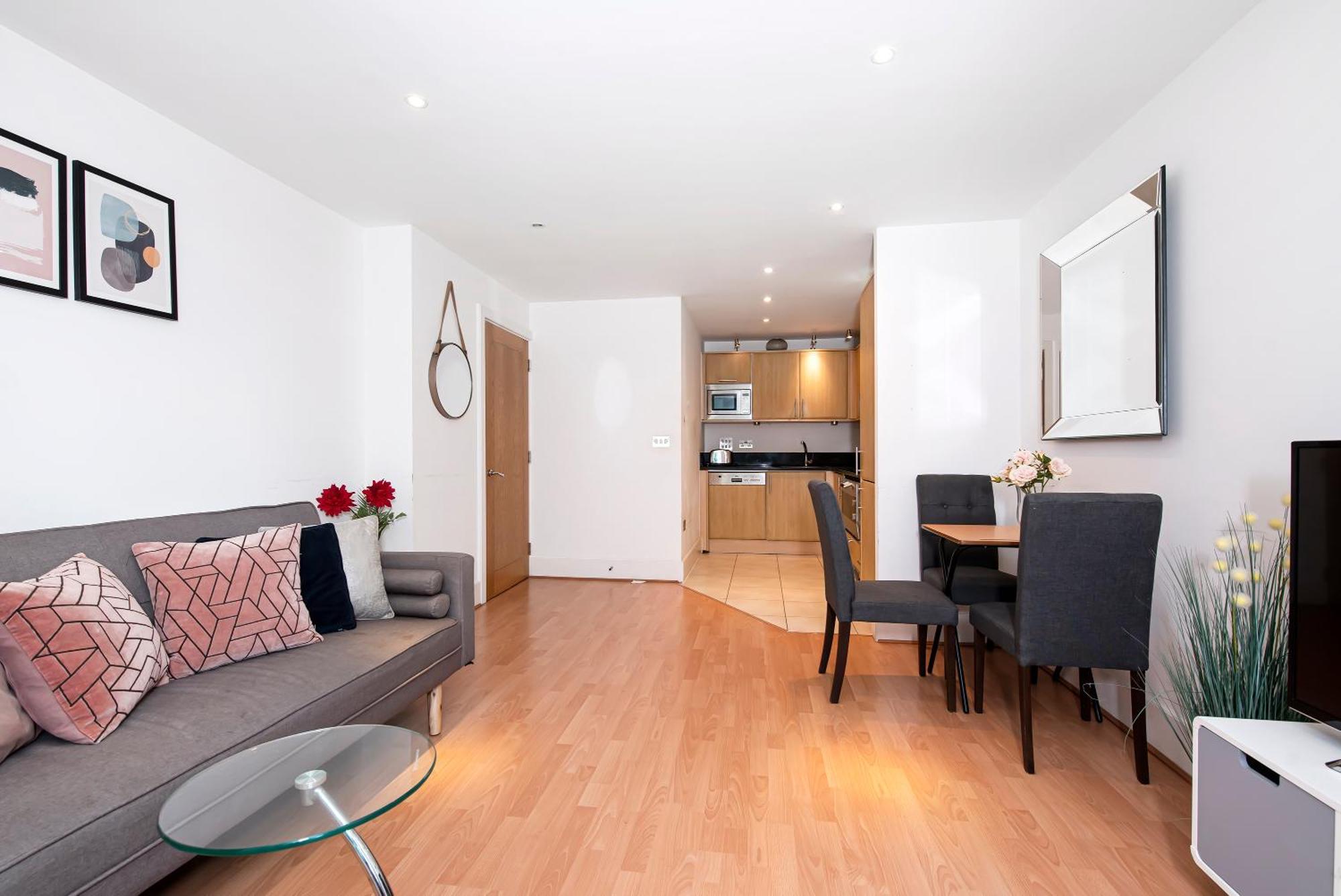 Central 2 Bed With Large Terrace London Exterior photo