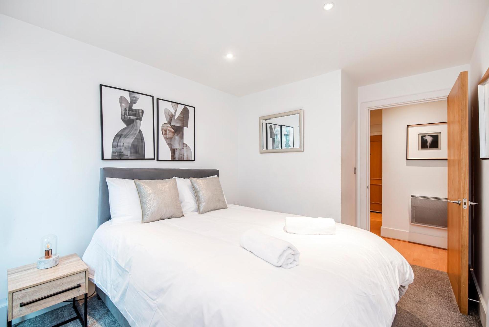 Central 2 Bed With Large Terrace London Exterior photo